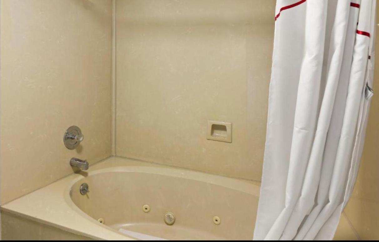 Red Roof Inn & Suites Monroe, Nc Dış mekan fotoğraf